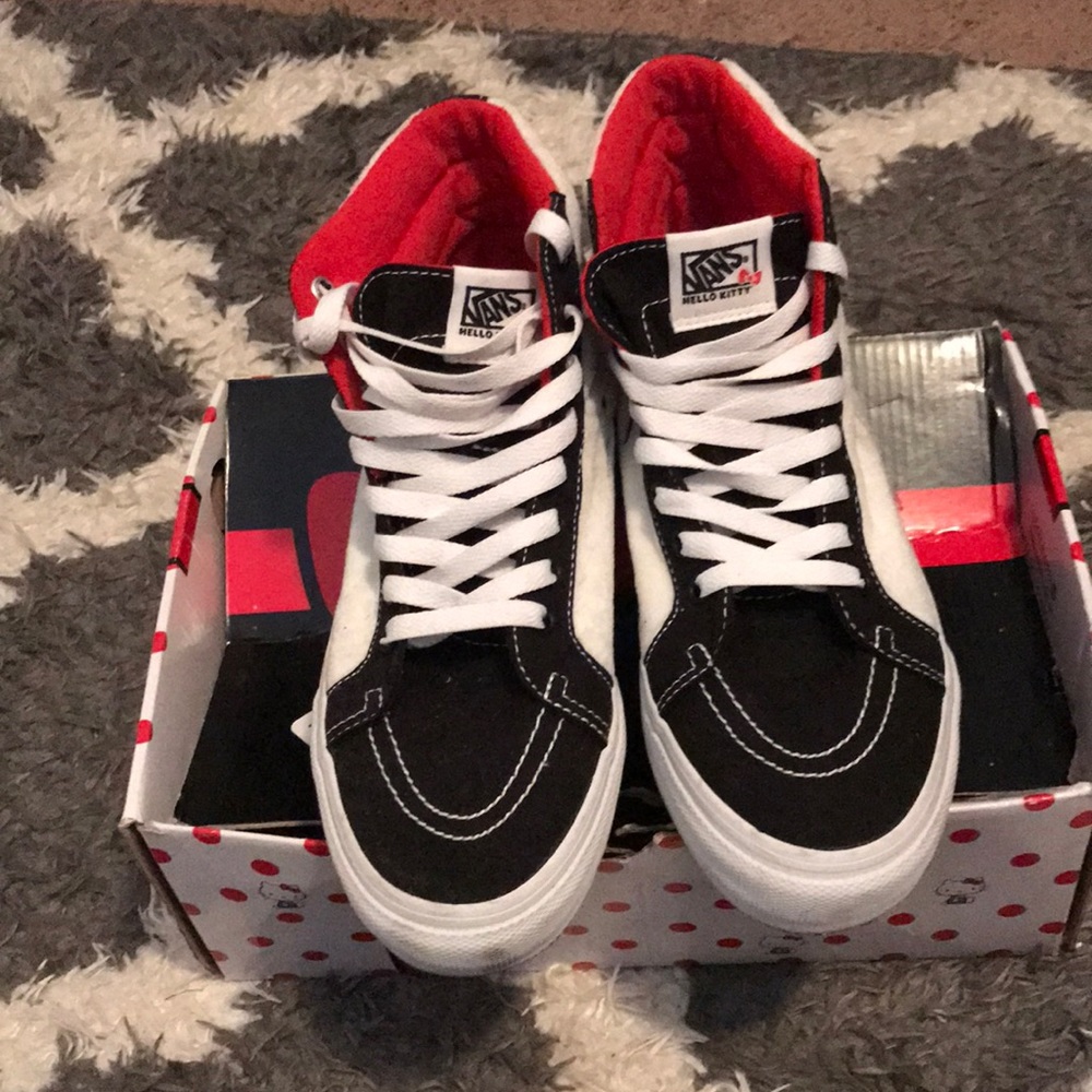 Hello Kitty Vans